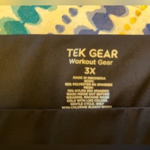 NWOT tek gear shorts
